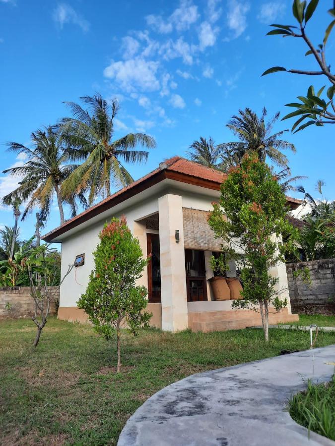Bumbung Bungalows Амед Экстерьер фото